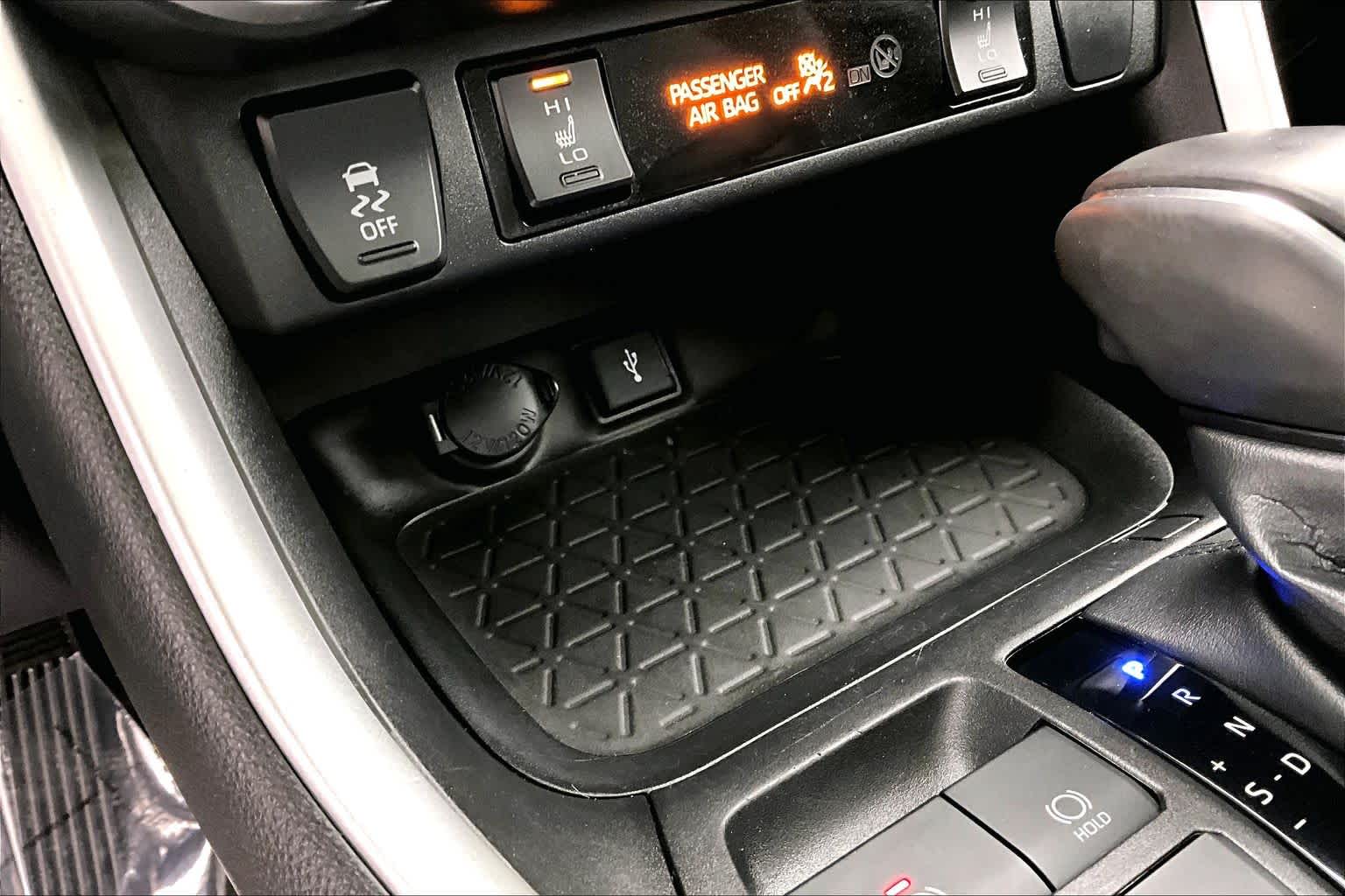 Thumbnail: 2022 Toyota RAV4 - 27