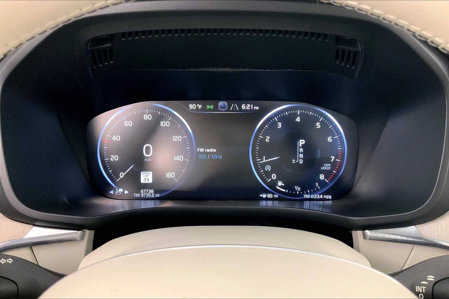 Thumbnail: 2018 Volvo XC60 - 18