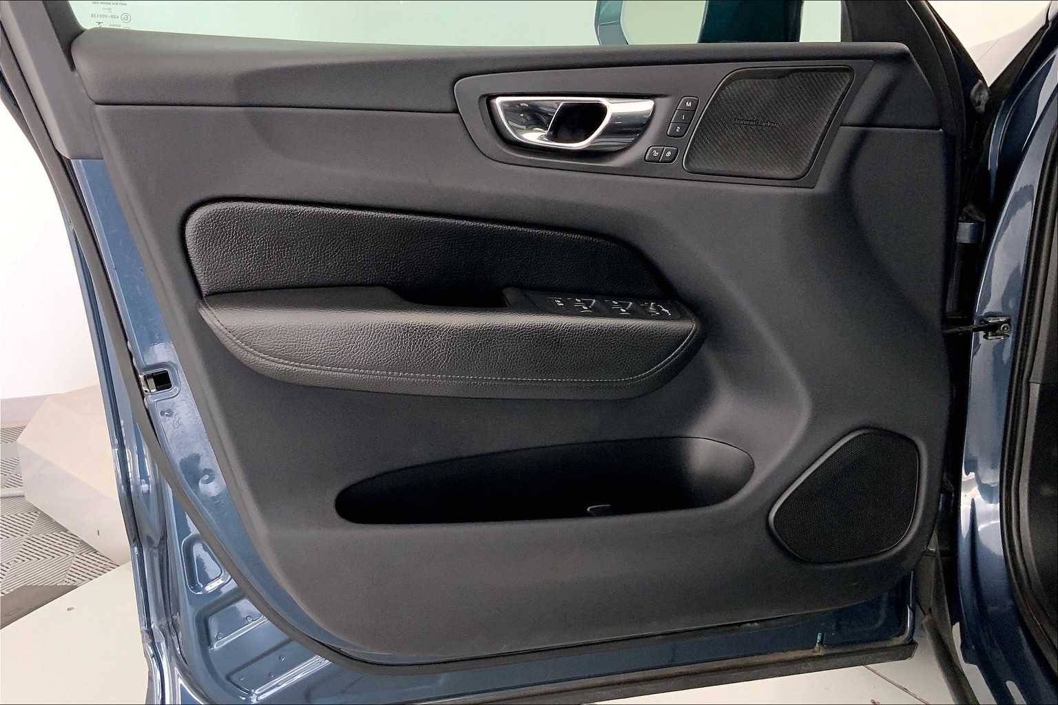 Thumbnail: 2019 Volvo XC60 - 23