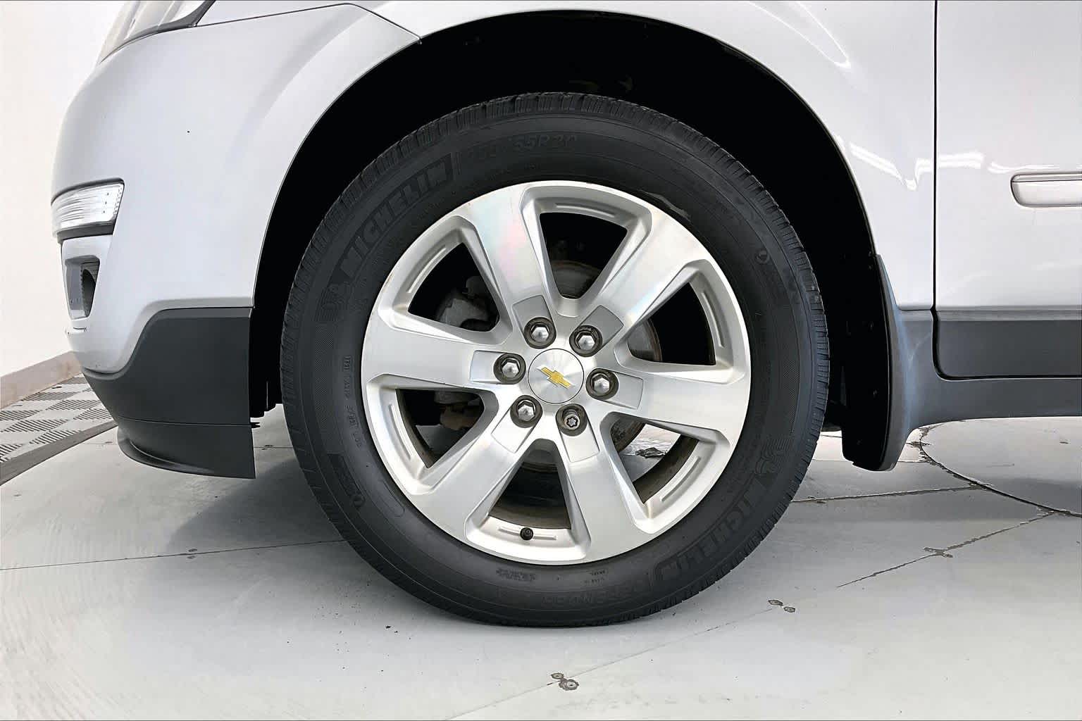 Thumbnail: 2017 Chevrolet Traverse - 8