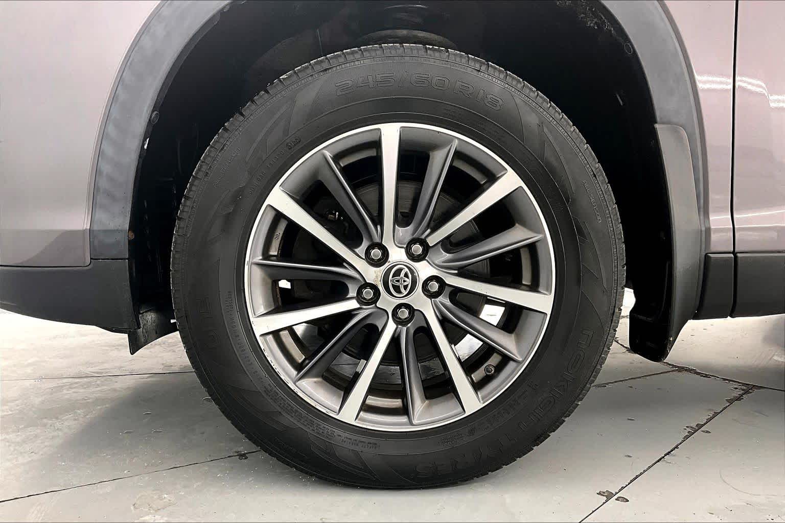 Thumbnail: 2019 Toyota Highlander - 8