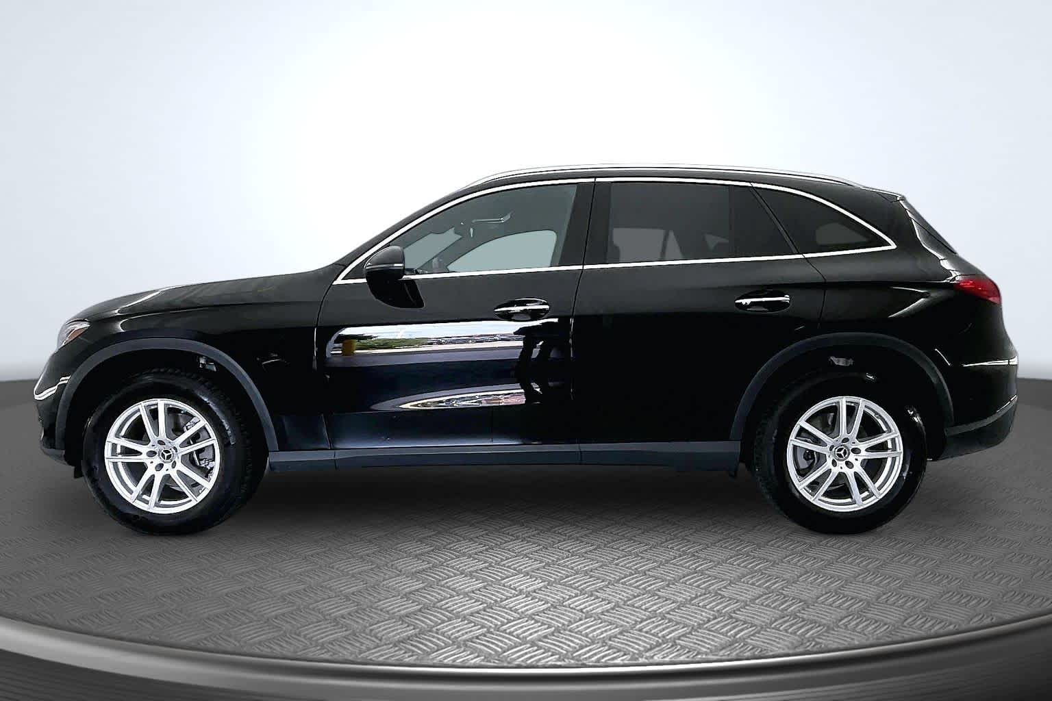 Thumbnail: 2023 Mercedes-Benz GLC - 3