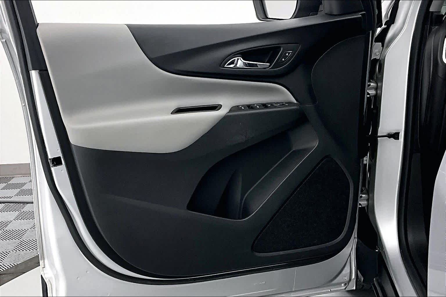 Thumbnail: 2020 Chevrolet Equinox - 22