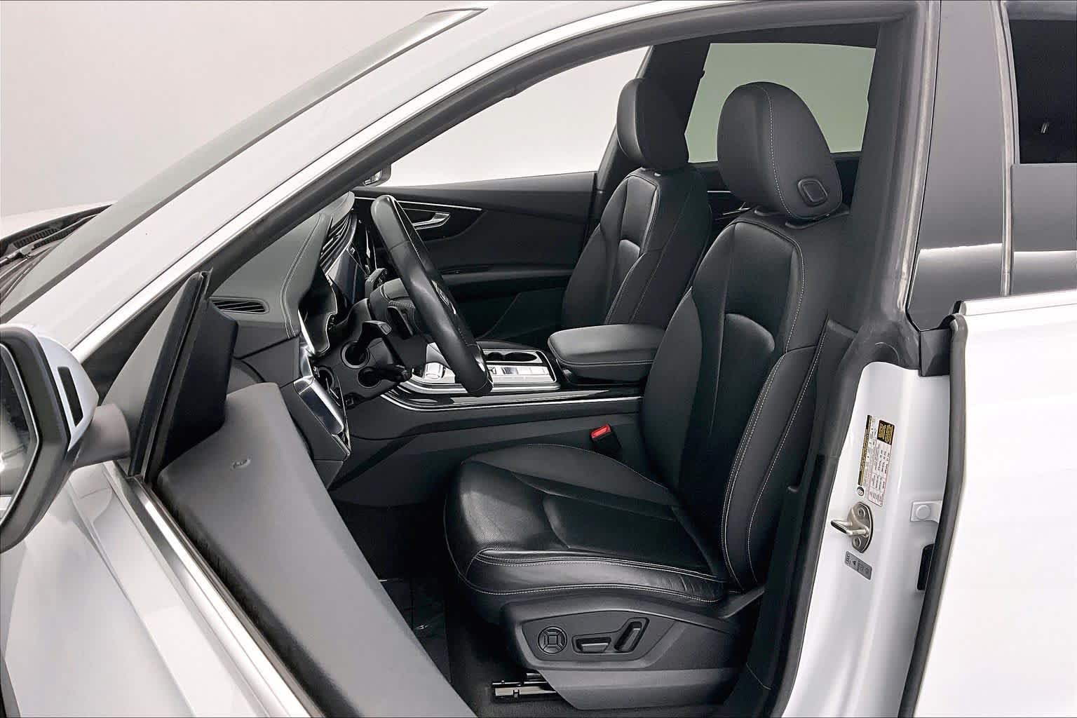 Thumbnail: 2019 Audi Q8 - 10