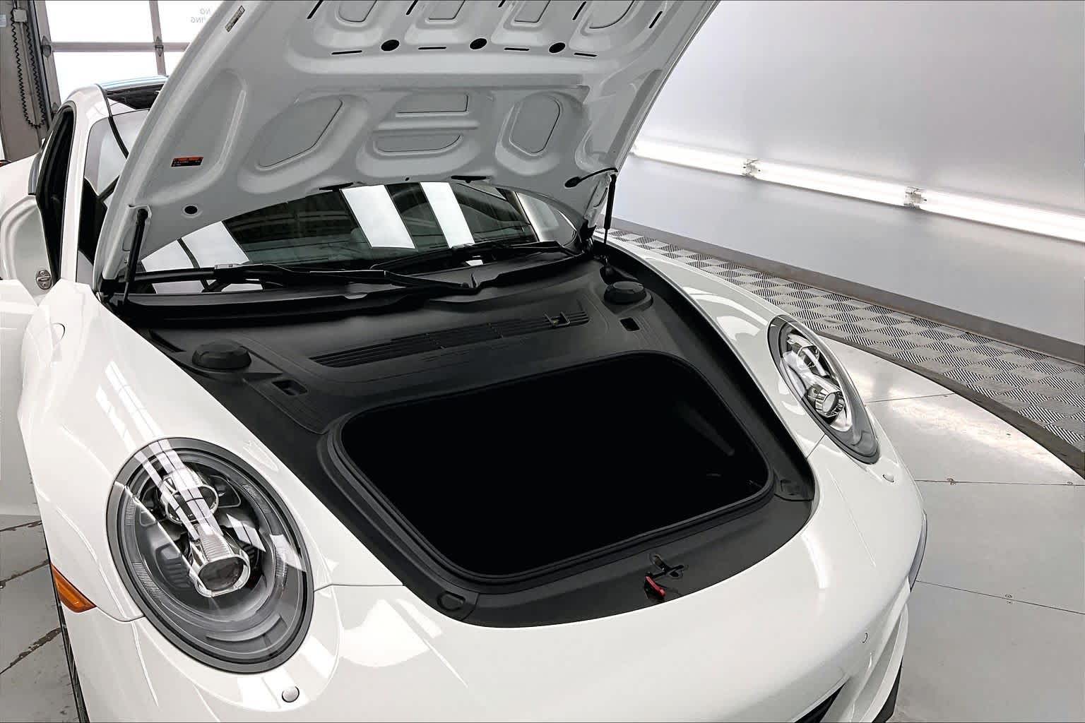 Thumbnail: 2017 Porsche 911 - 18