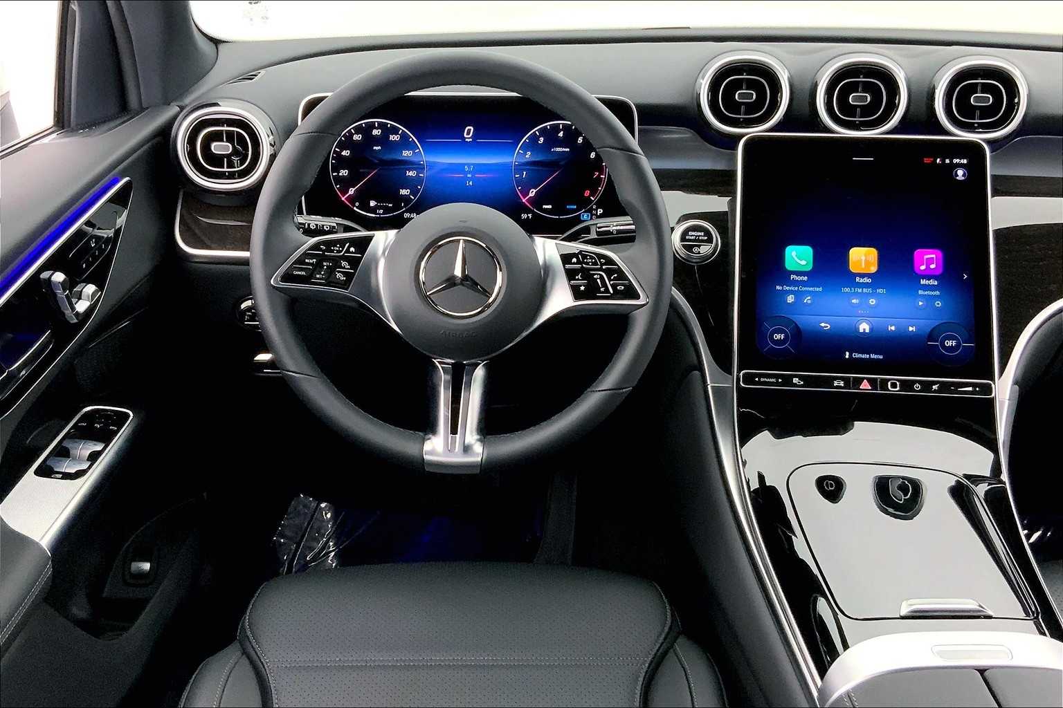 Thumbnail: 2025 Mercedes-Benz GLC - 15