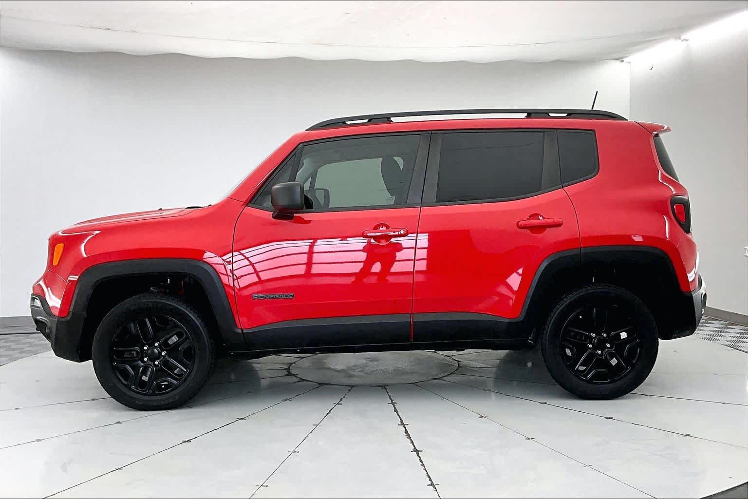 Thumbnail: 2018 Jeep Renegade - 3