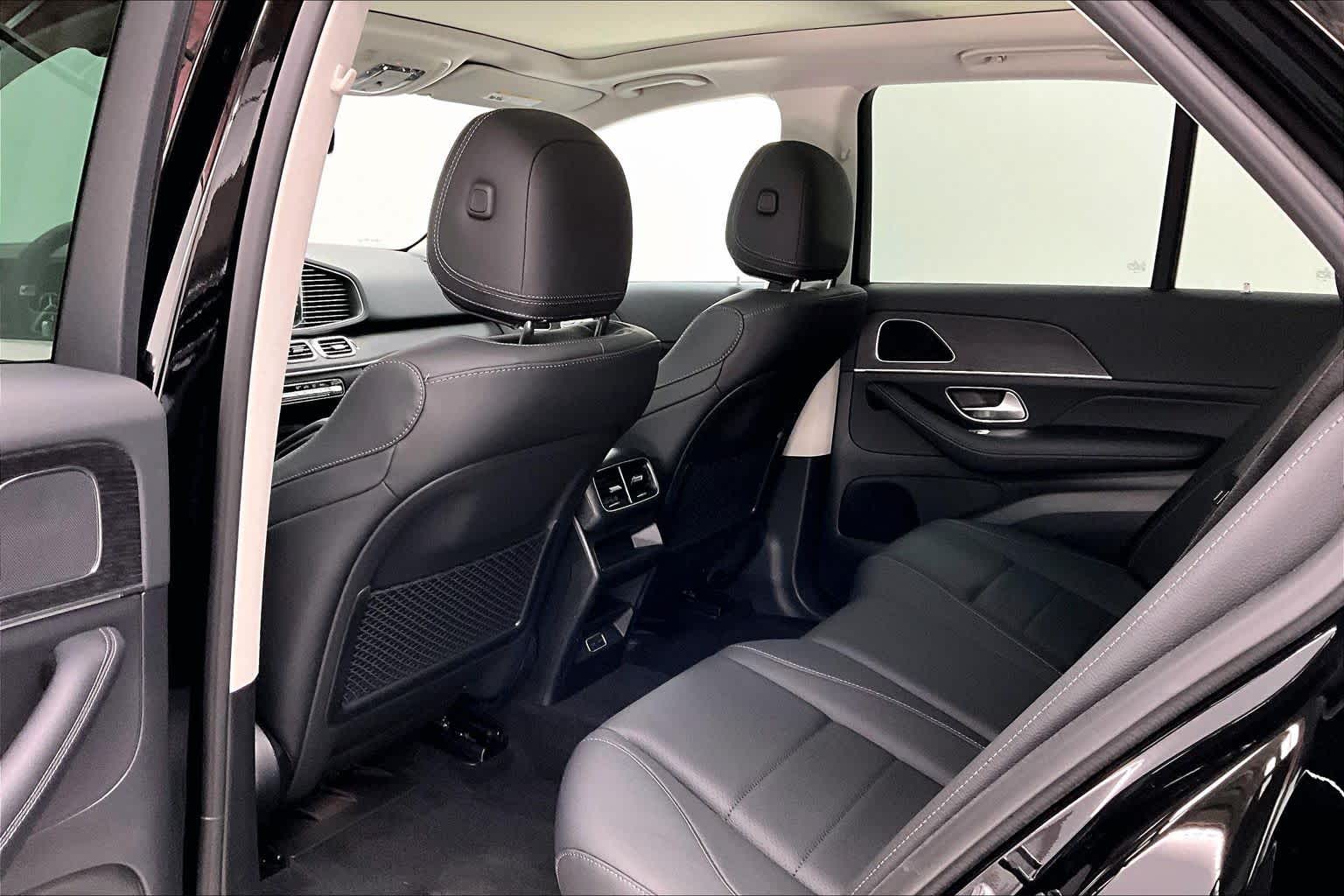 Thumbnail: 2026 Mercedes-Benz GLE - 12