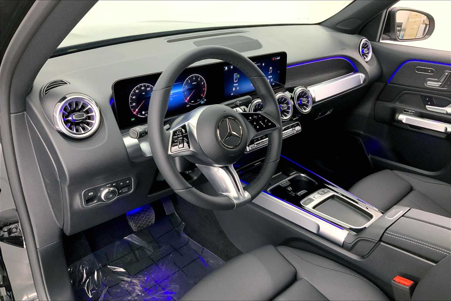 Thumbnail: 2026 Mercedes-Benz GLB - 2