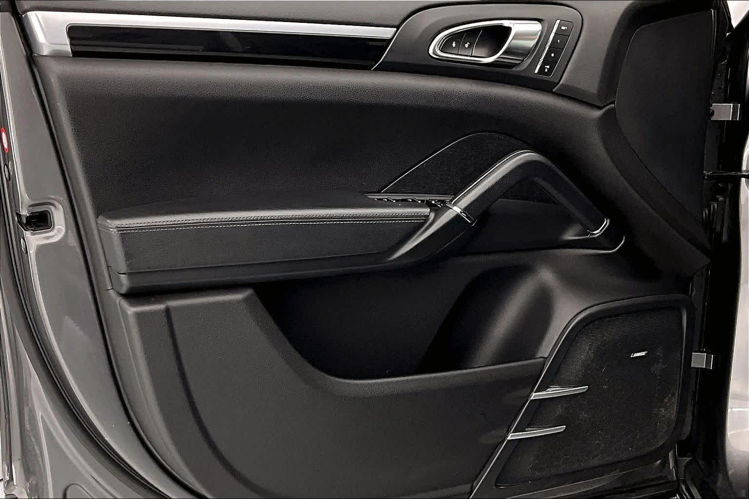 Thumbnail: 2014 Porsche Cayenne - 23