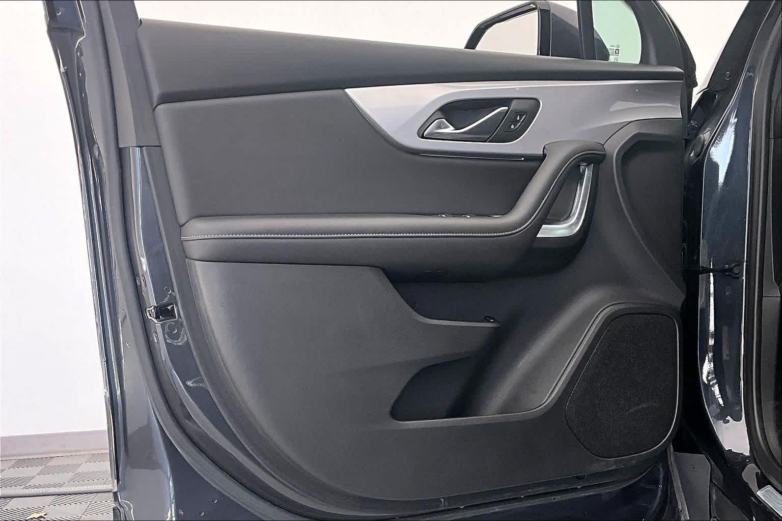 Thumbnail: 2022 Chevrolet Blazer - 23