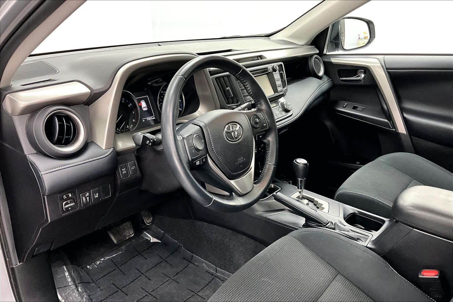 Thumbnail: 2018 Toyota RAV4 - 2