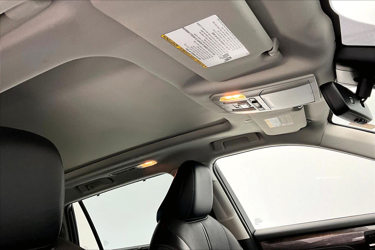 Thumbnail: 2022 Toyota Highlander - 21