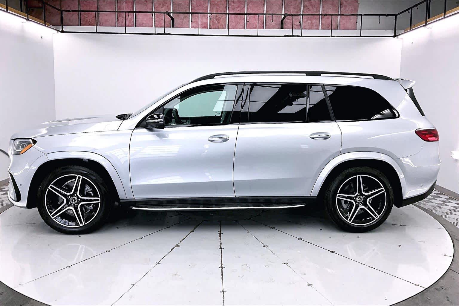 Thumbnail: 2026 Mercedes-Benz GLS - 3