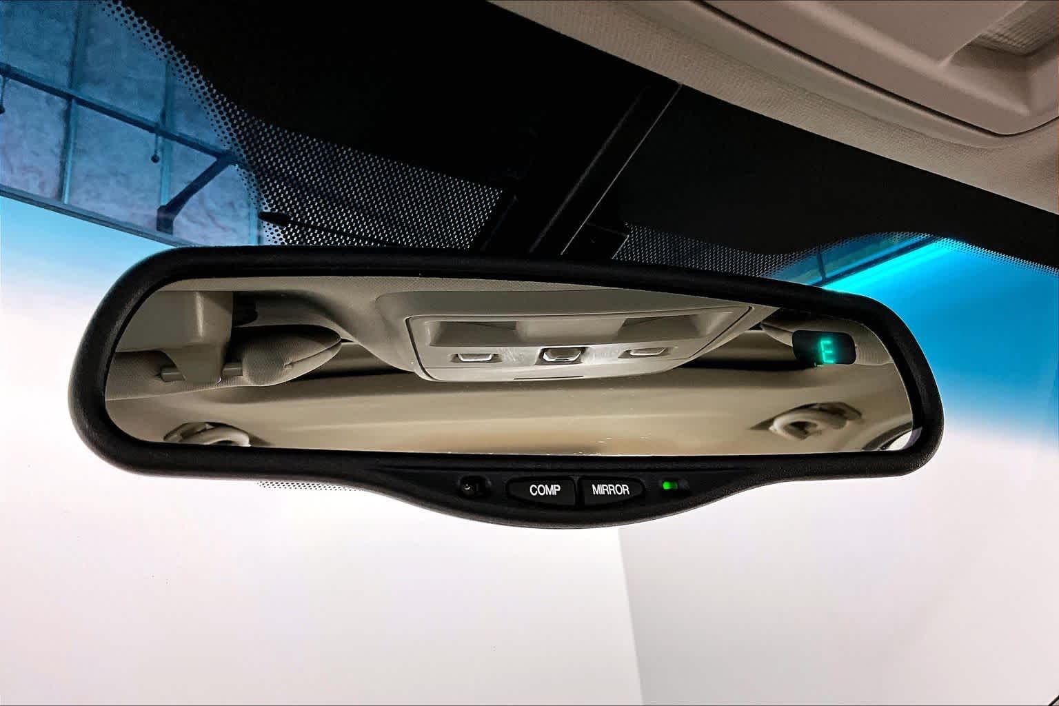 Thumbnail: 2005 Lincoln LS - 21