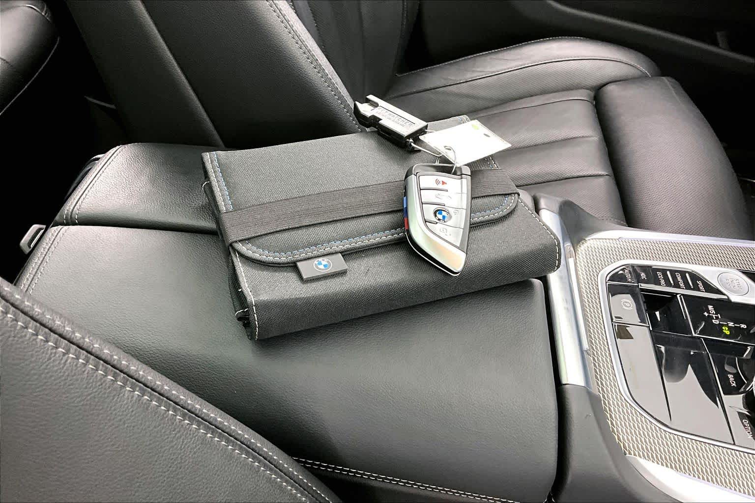 Thumbnail: 2022 BMW X5 - 20