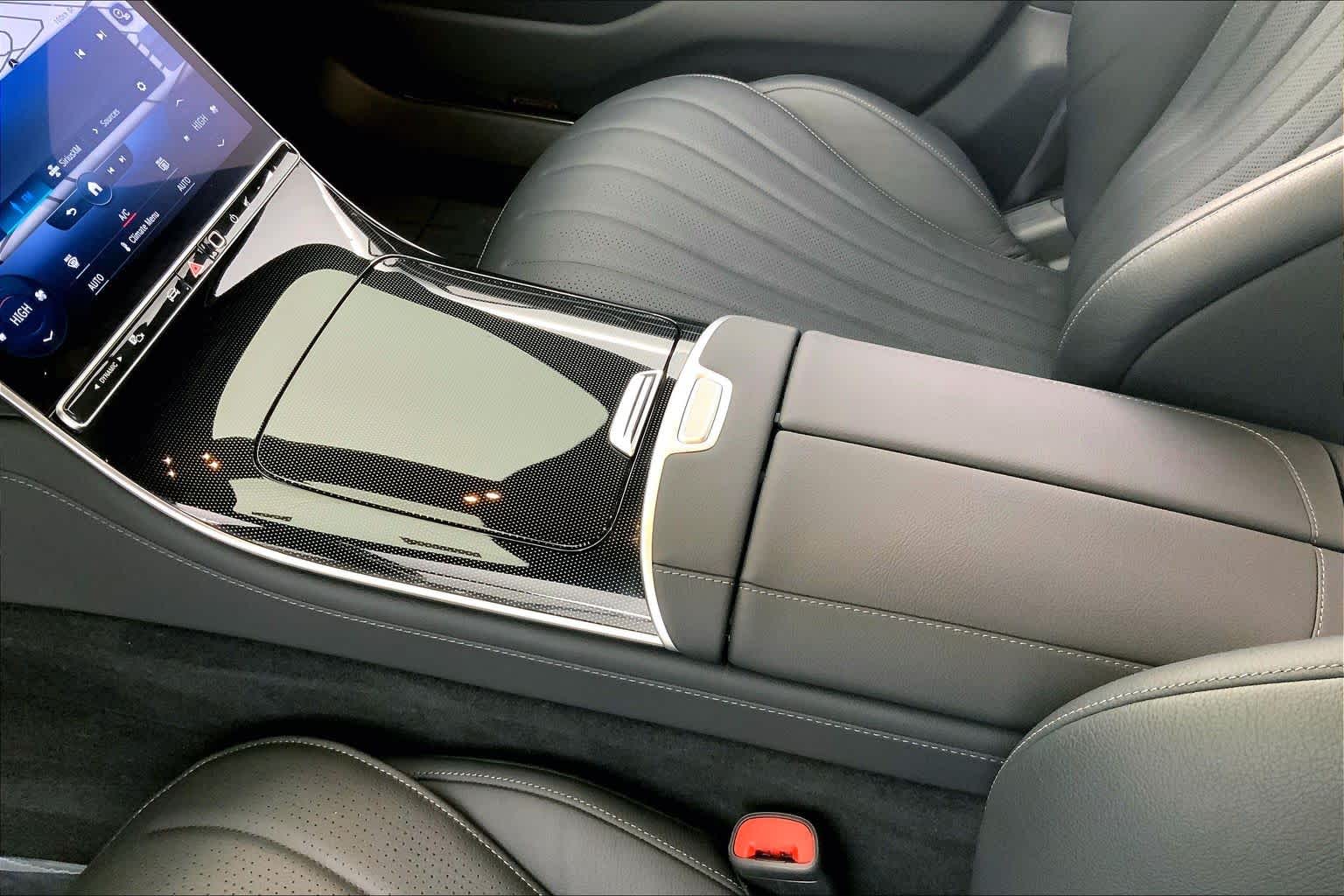 Thumbnail: 2022 Mercedes-Benz S-Class - 17