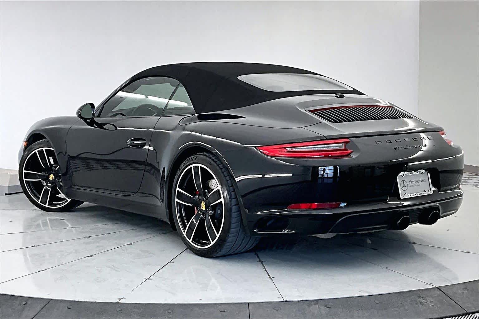Thumbnail: 2019 Porsche 911 - 4
