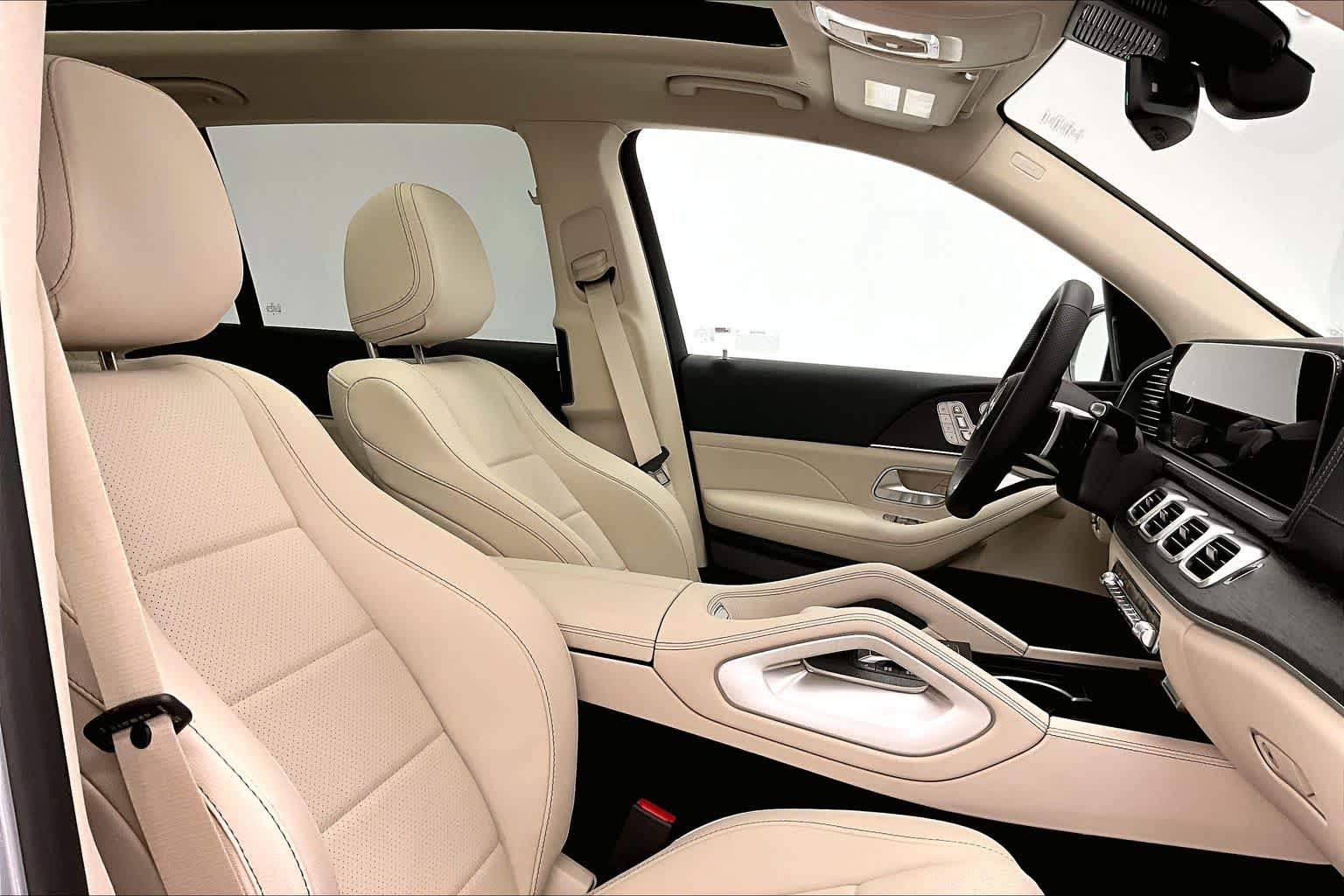 Thumbnail: 2026 Mercedes-Benz GLS - 14