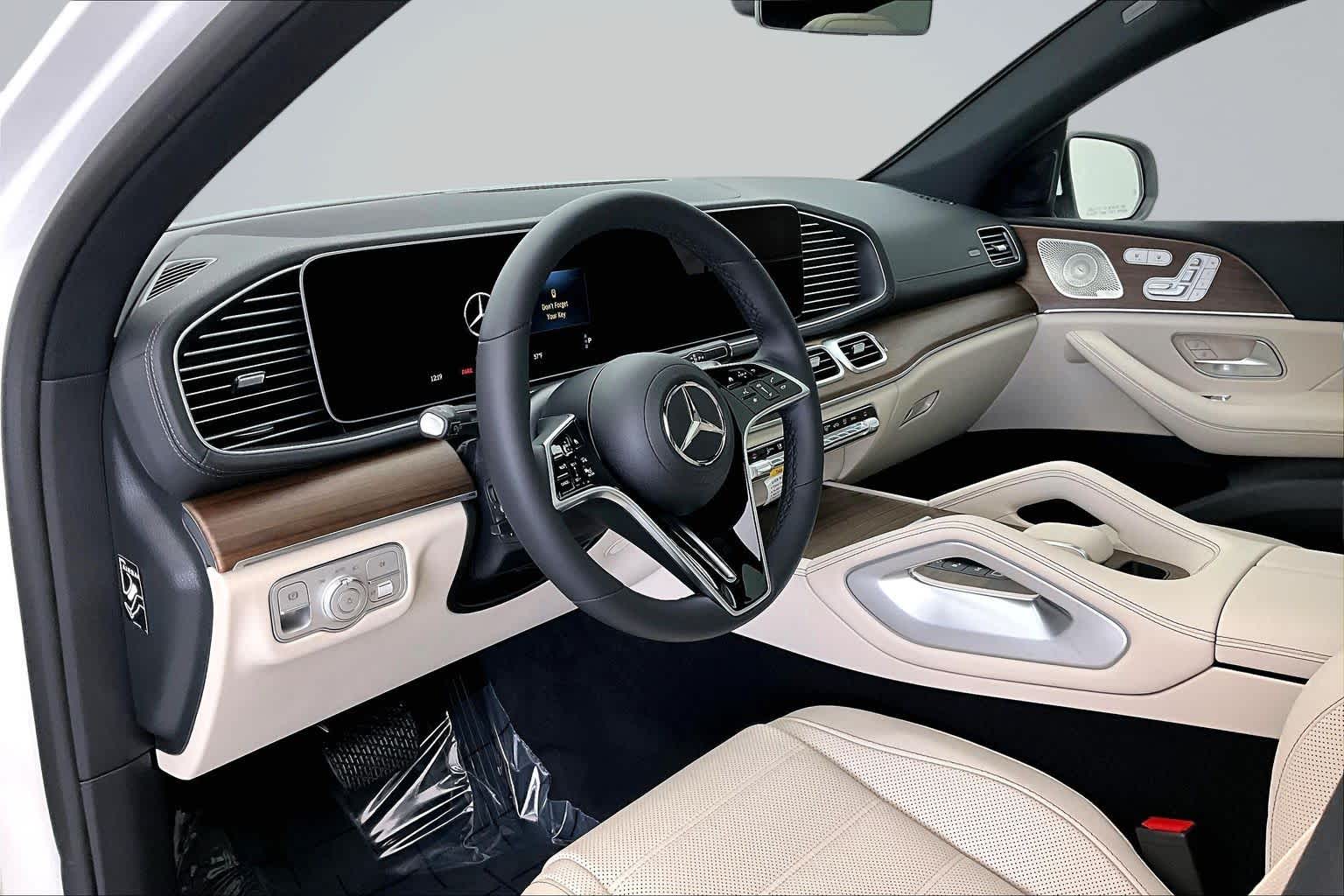 Thumbnail: 2026 Mercedes-Benz GLE - 2