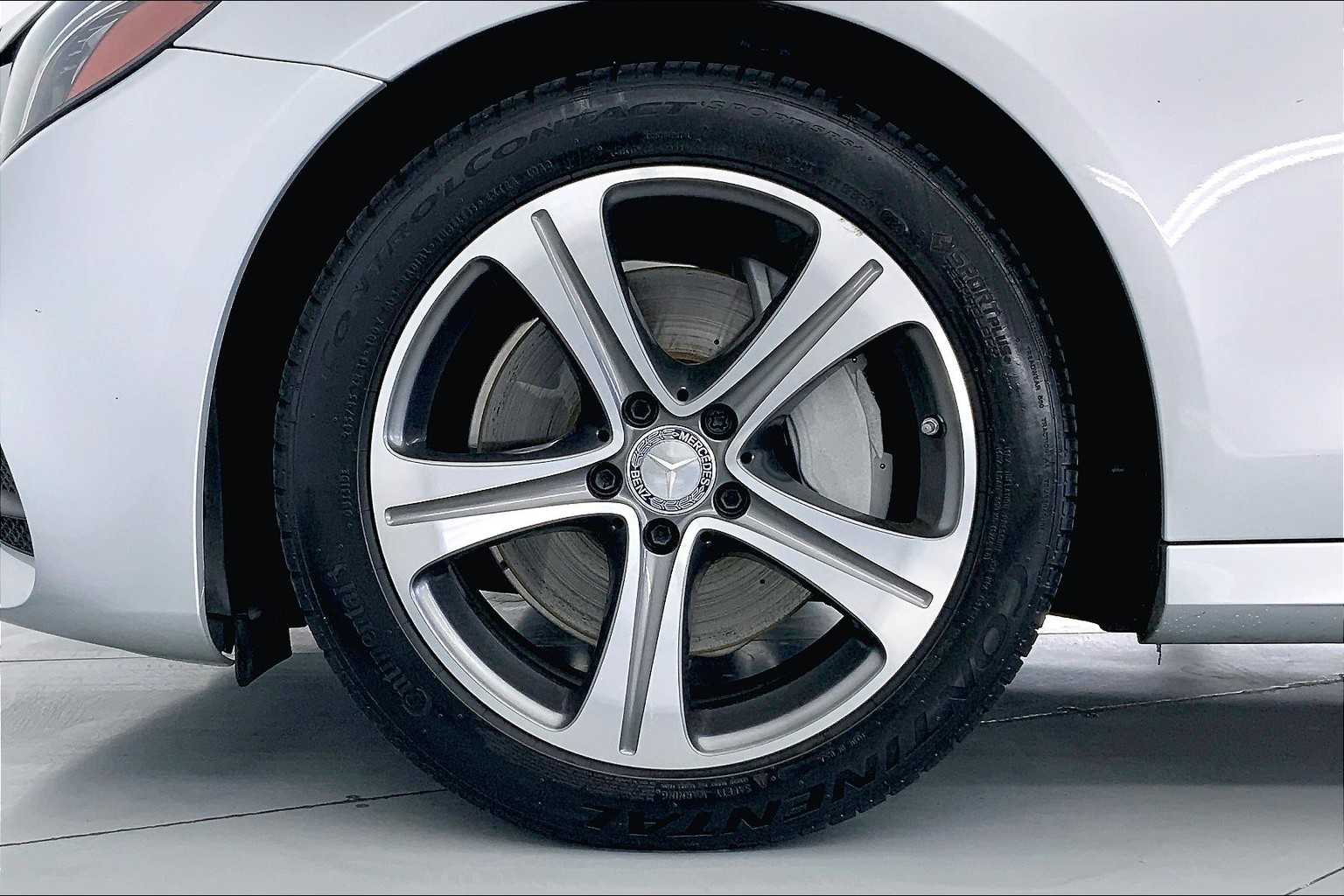 Thumbnail: 2017 Mercedes-Benz E-Class - 8