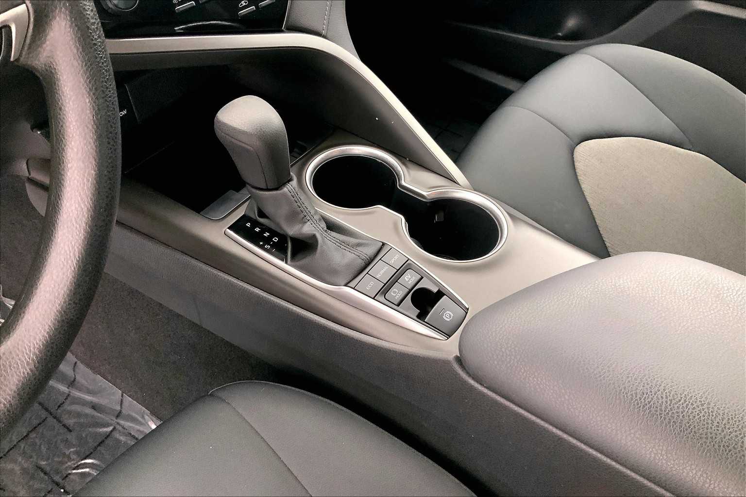 Thumbnail: 2022 Toyota Camry - 17