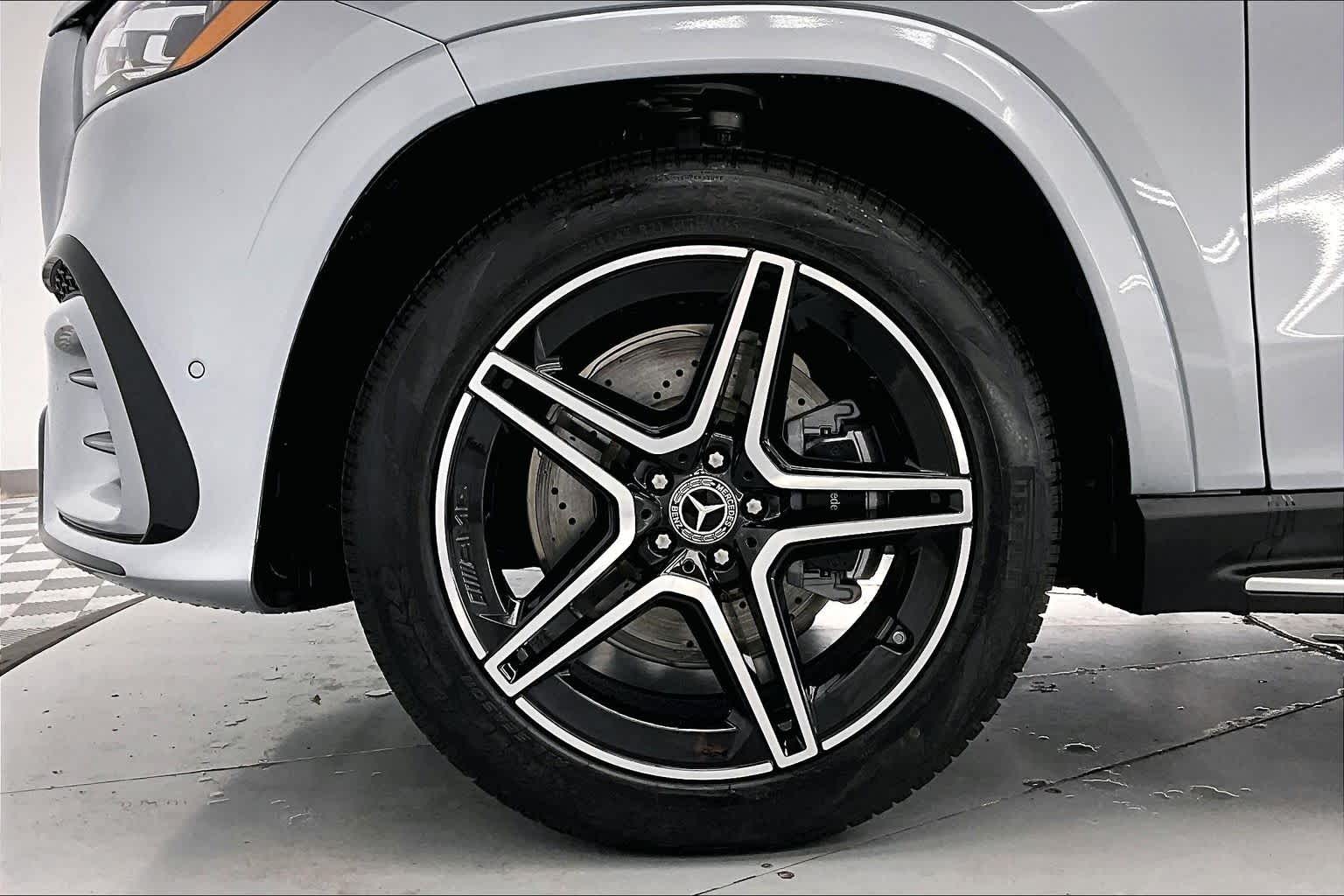 Thumbnail: 2026 Mercedes-Benz GLS - 8