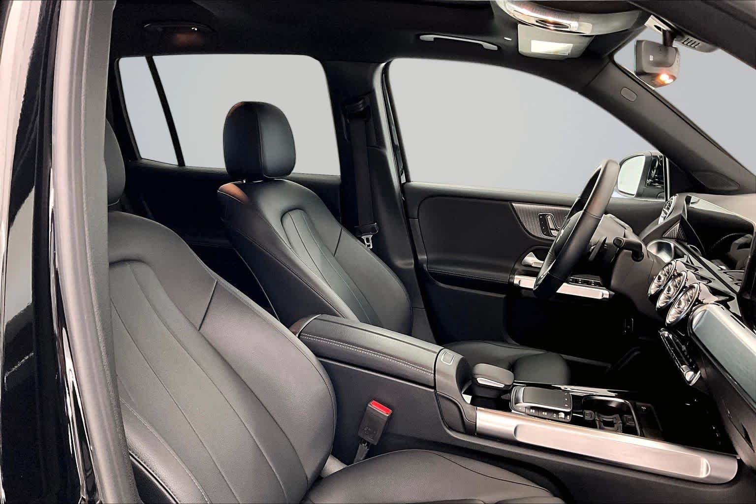 Thumbnail: 2021 Mercedes-Benz GLB - 13