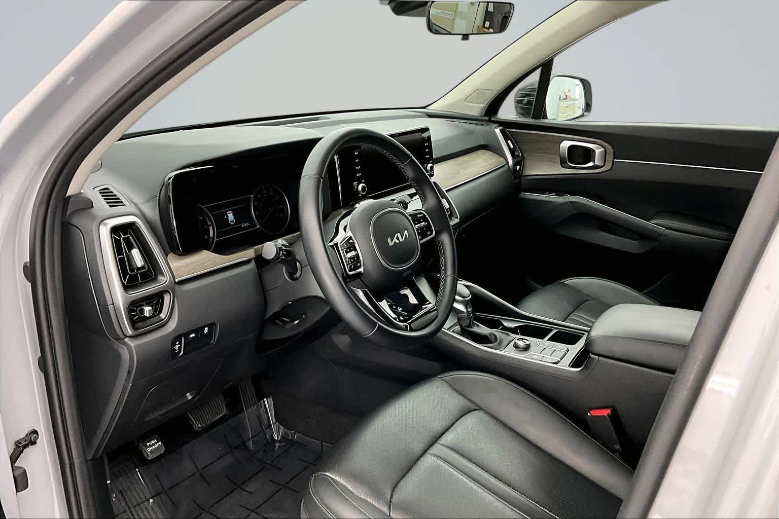 Thumbnail: 2023 Kia Sorento - 2