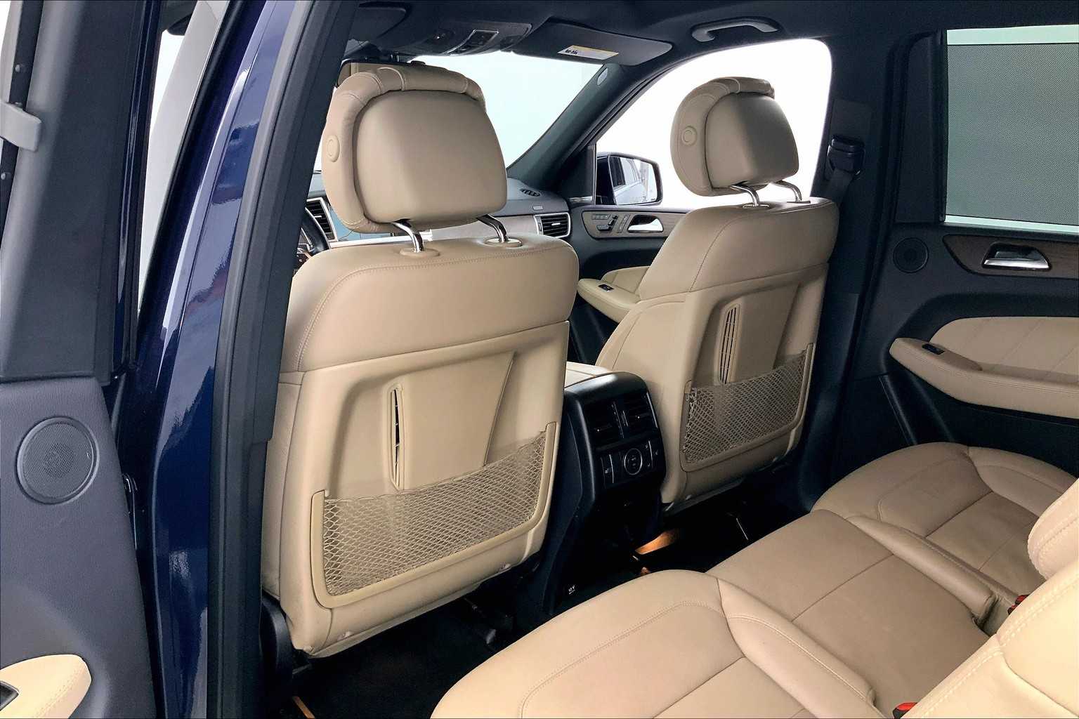 Thumbnail: 2016 Mercedes-Benz GL-Class - 12
