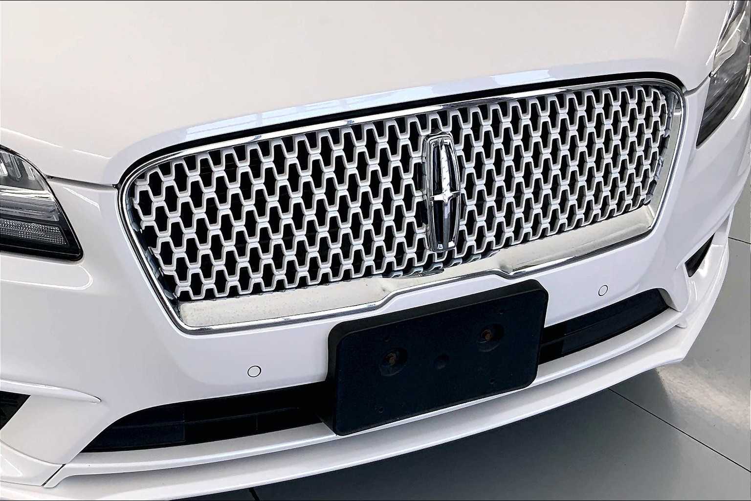 Thumbnail: 2020 Lincoln MKZ - 26