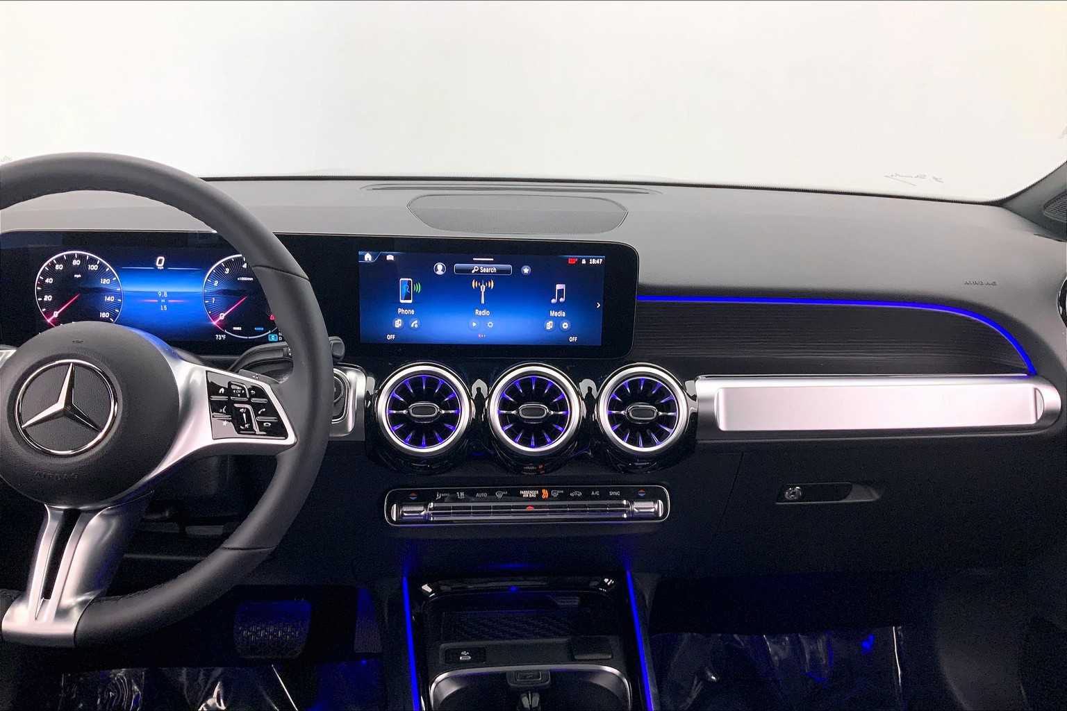 Thumbnail: 2026 Mercedes-Benz GLB - 16