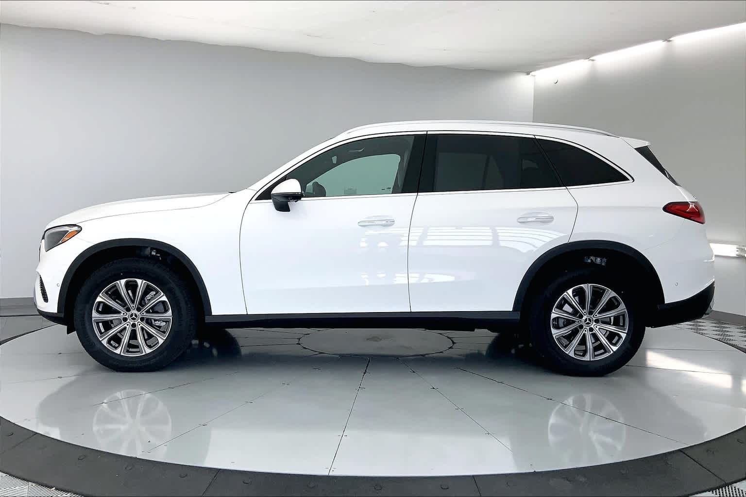 Thumbnail: 2025 Mercedes-Benz GLC - 3