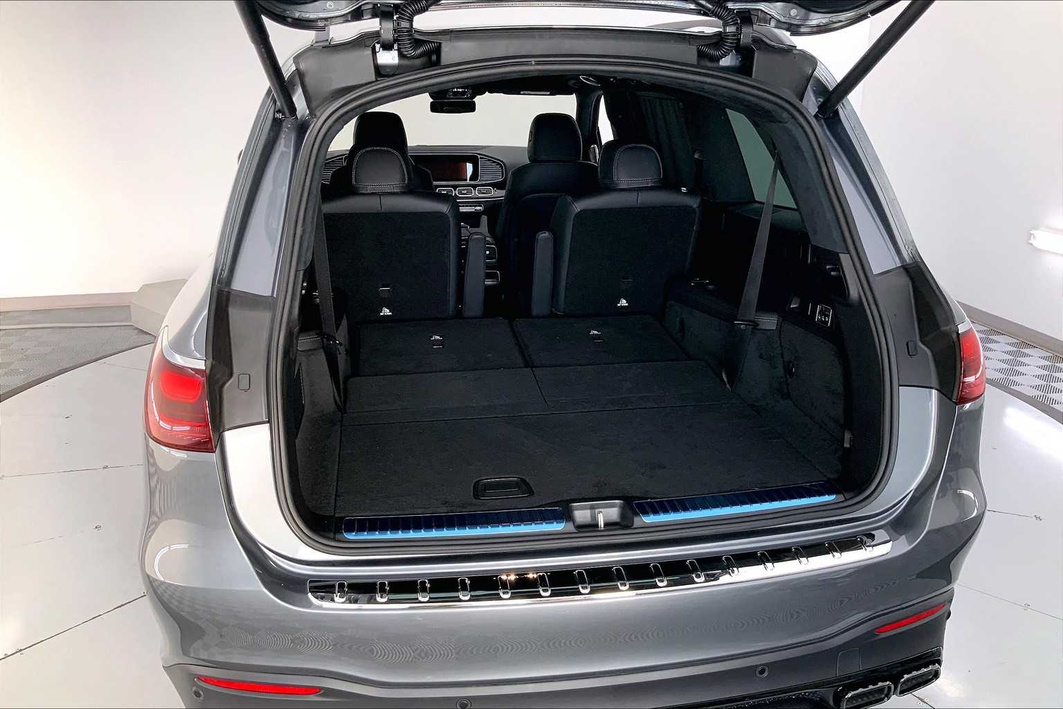 Thumbnail: 2026 Mercedes-Benz GL-Class - 19