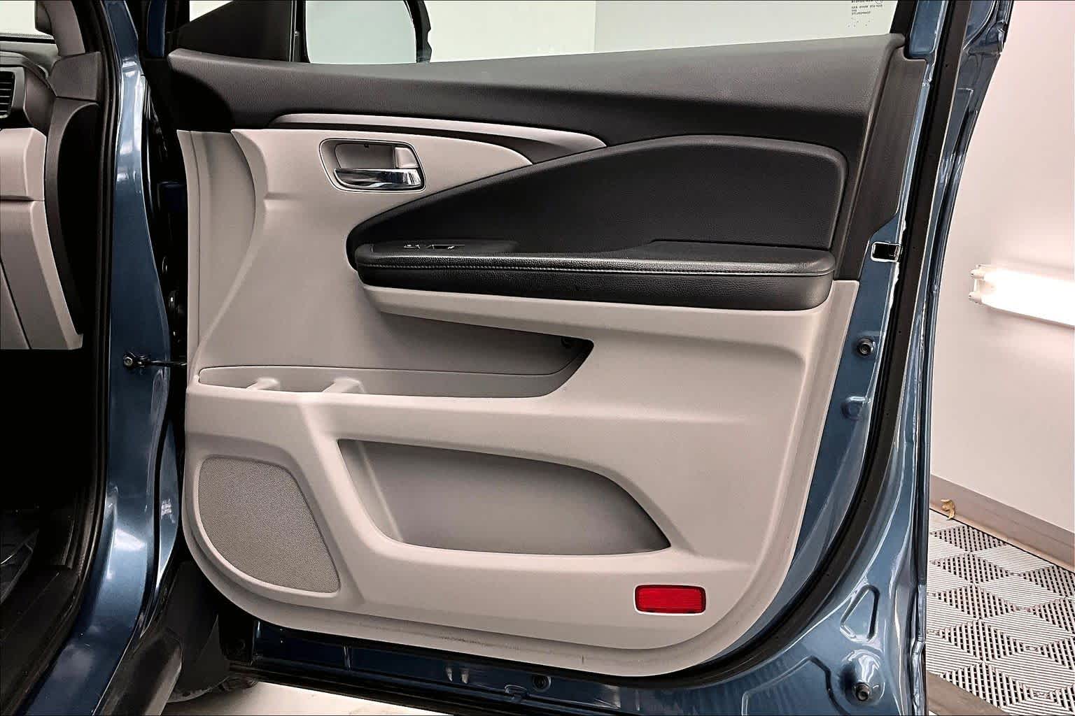 Thumbnail: 2018 Honda Pilot - 24