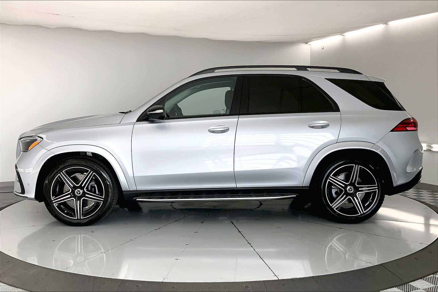 Thumbnail: 2026 Mercedes-Benz GLE - 3