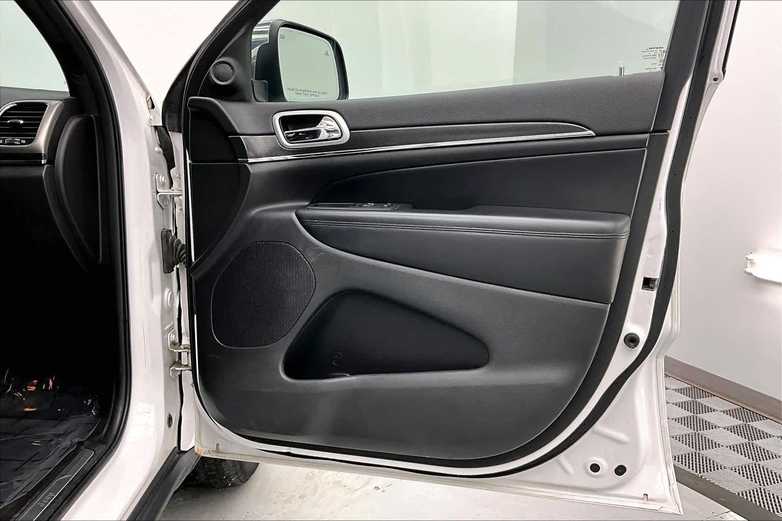 Thumbnail: 2018 Jeep Grand Cherokee - 24