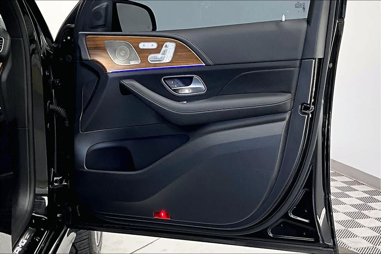 Thumbnail: 2024 Mercedes-Benz GLE - 24