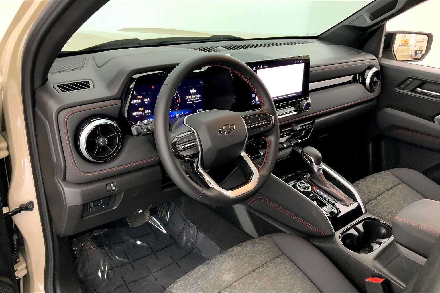 Thumbnail: 2024 Chevrolet Colorado - 2