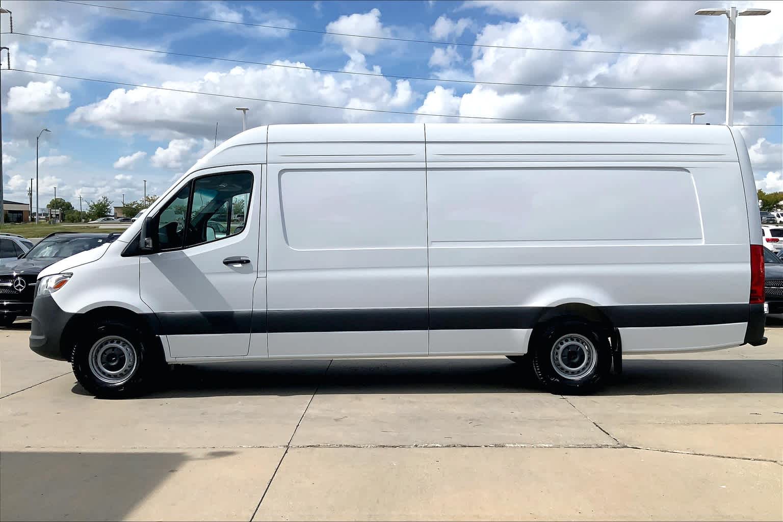 Thumbnail: 2024 Mercedes-Benz Sprinter - 3