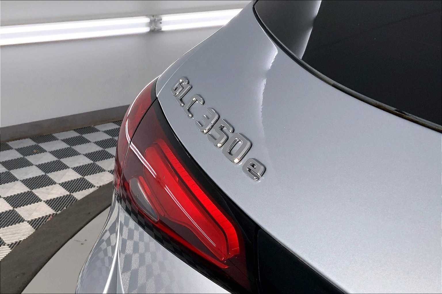 Thumbnail: 2025 Mercedes-Benz GLC - 7