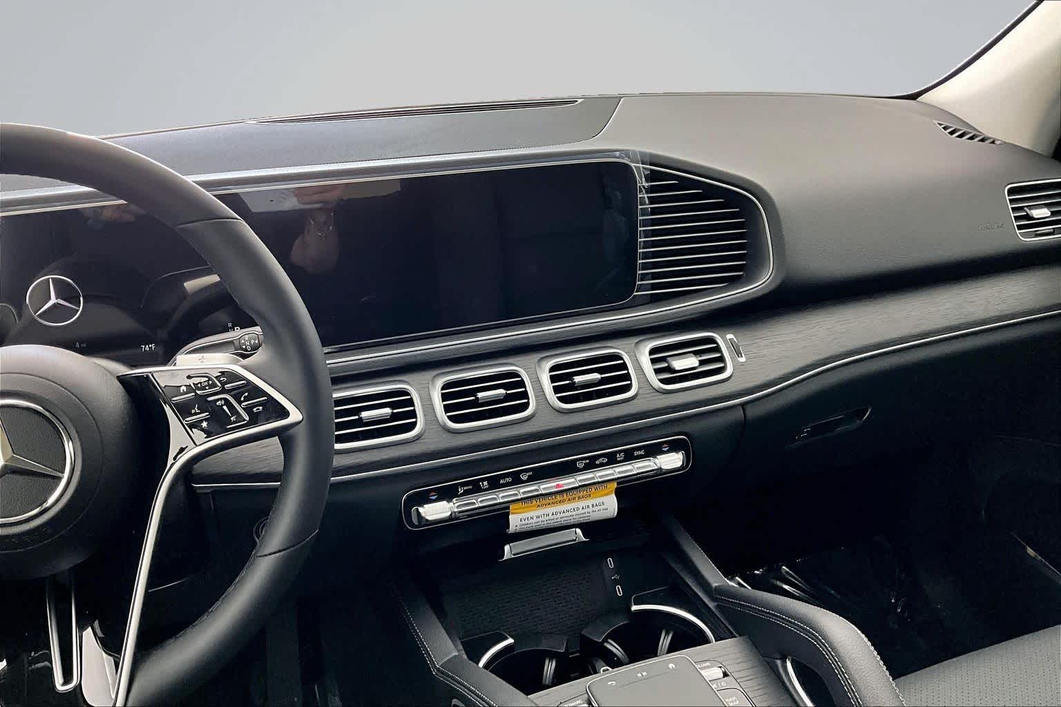 Thumbnail: 2026 Mercedes-Benz GLE - 16