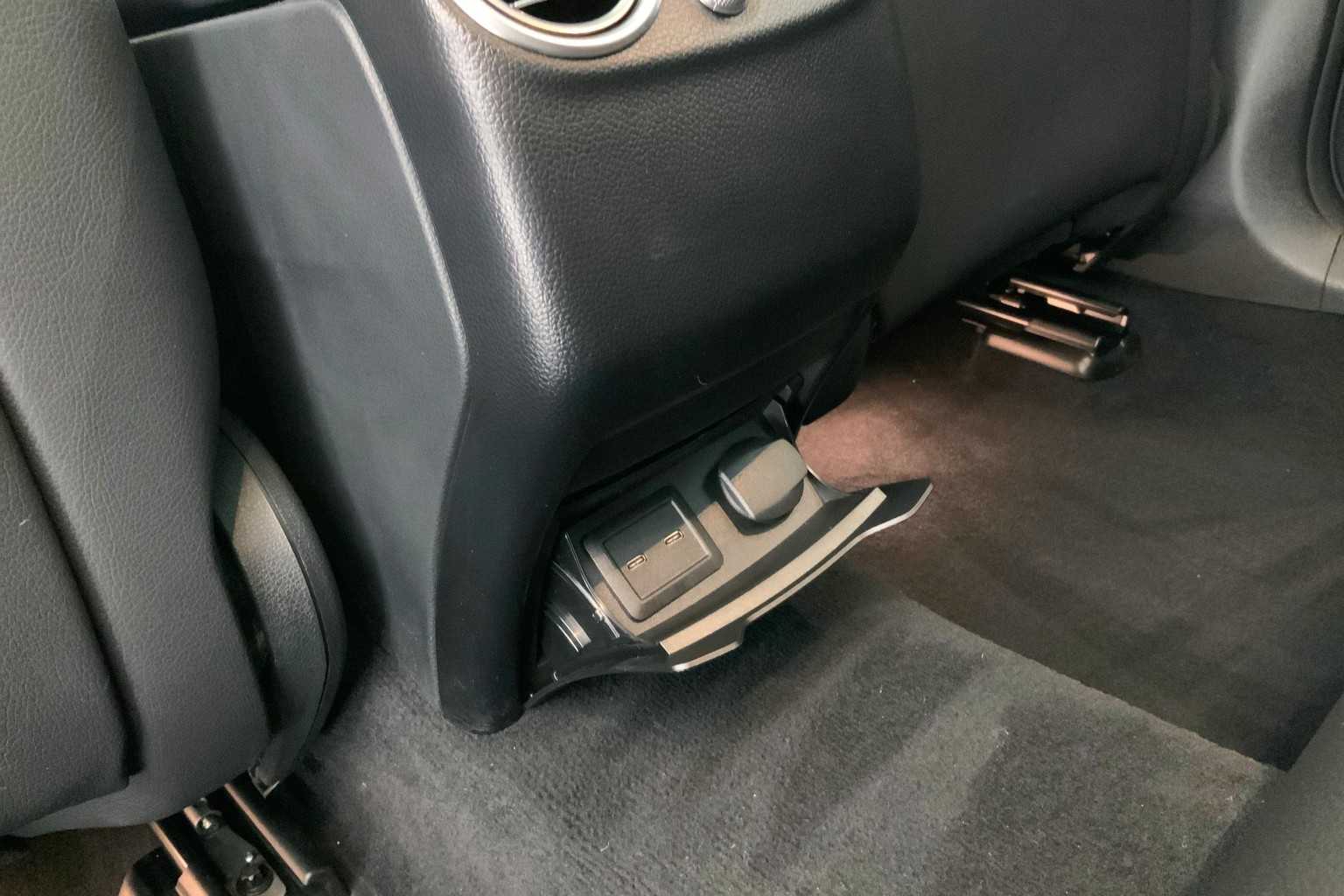 Thumbnail: 2022 Mercedes-Benz GLC - 29