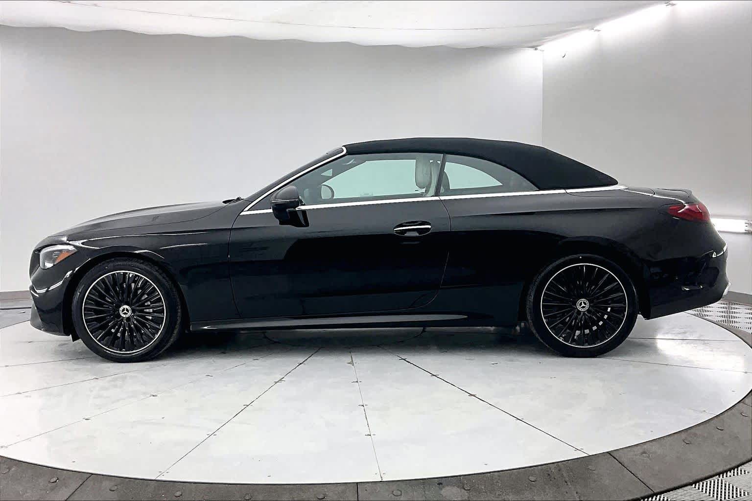 Thumbnail: 2026 Mercedes-Benz CLE - 3