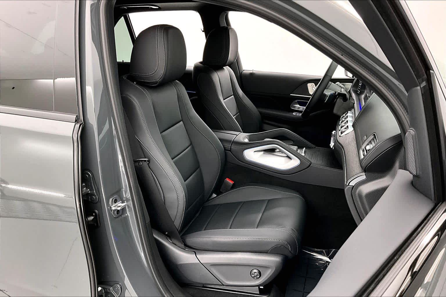 Thumbnail: 2026 Mercedes-Benz GLE - 14