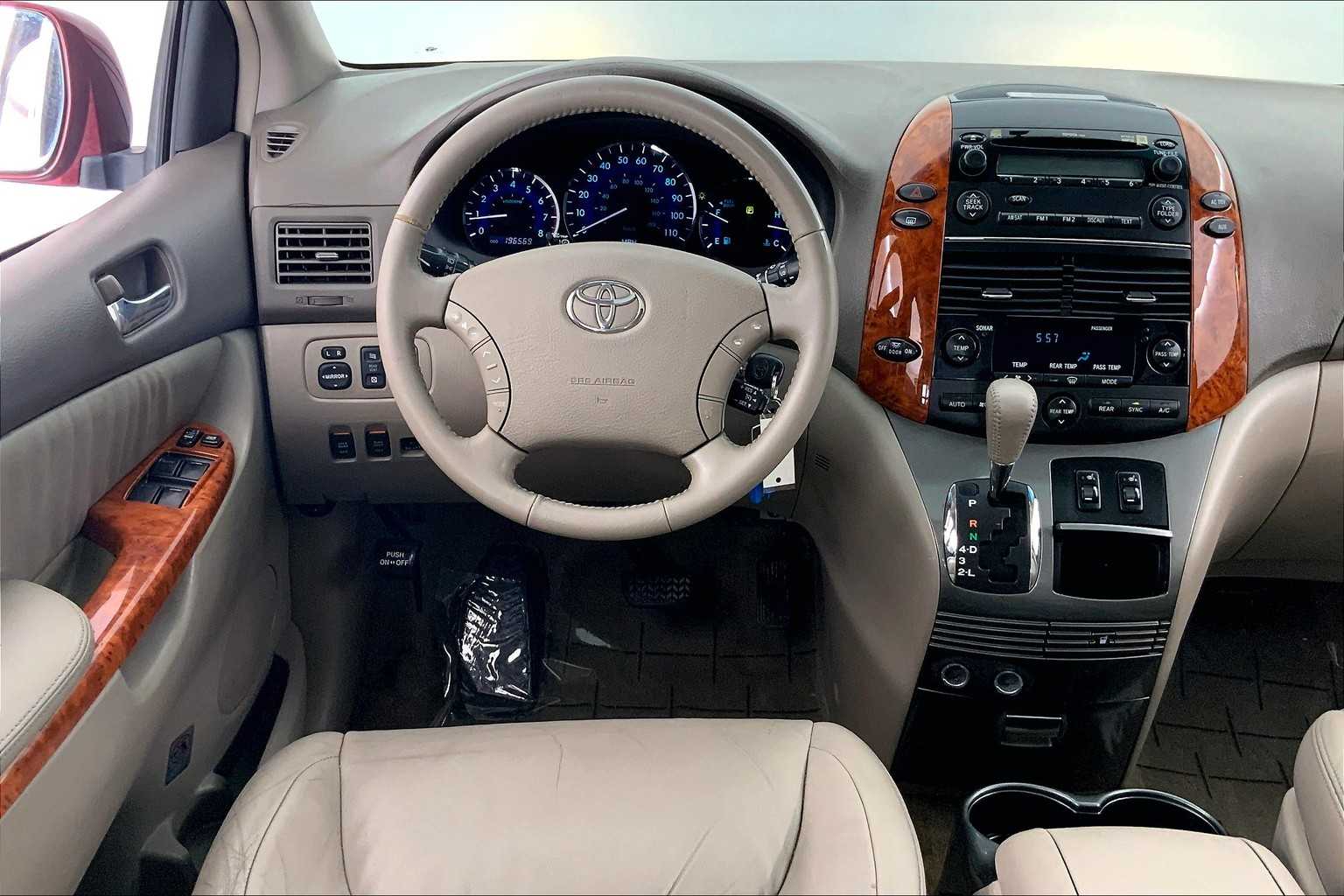 Thumbnail: 2008 Toyota Sienna - 15
