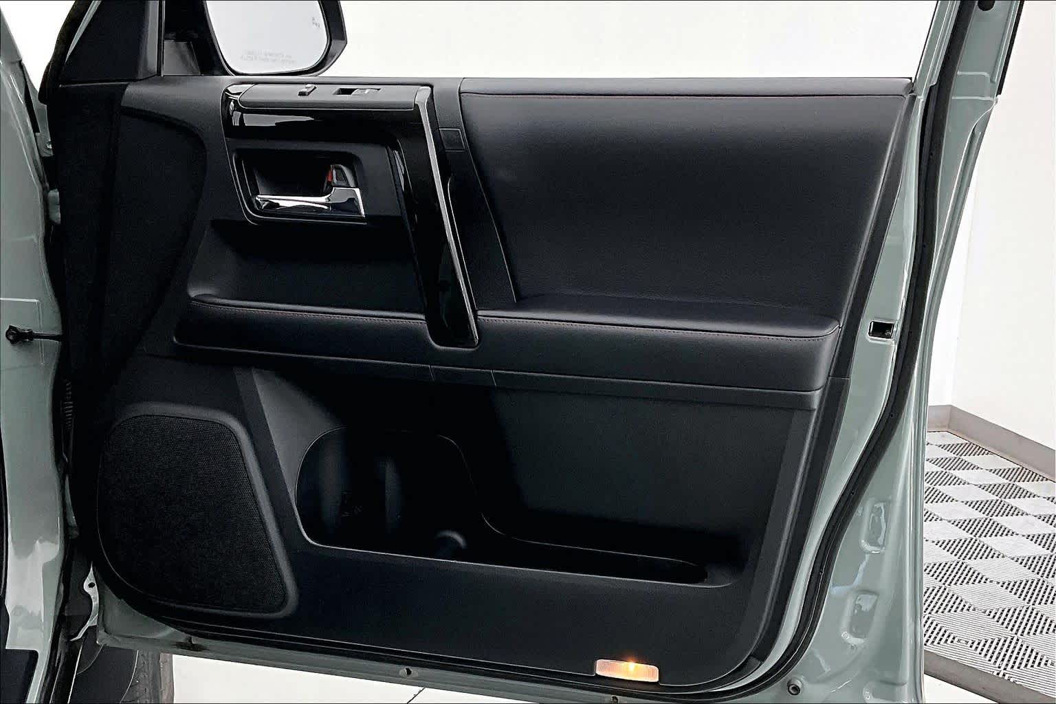 Thumbnail: 2022 Toyota 4Runner - 23