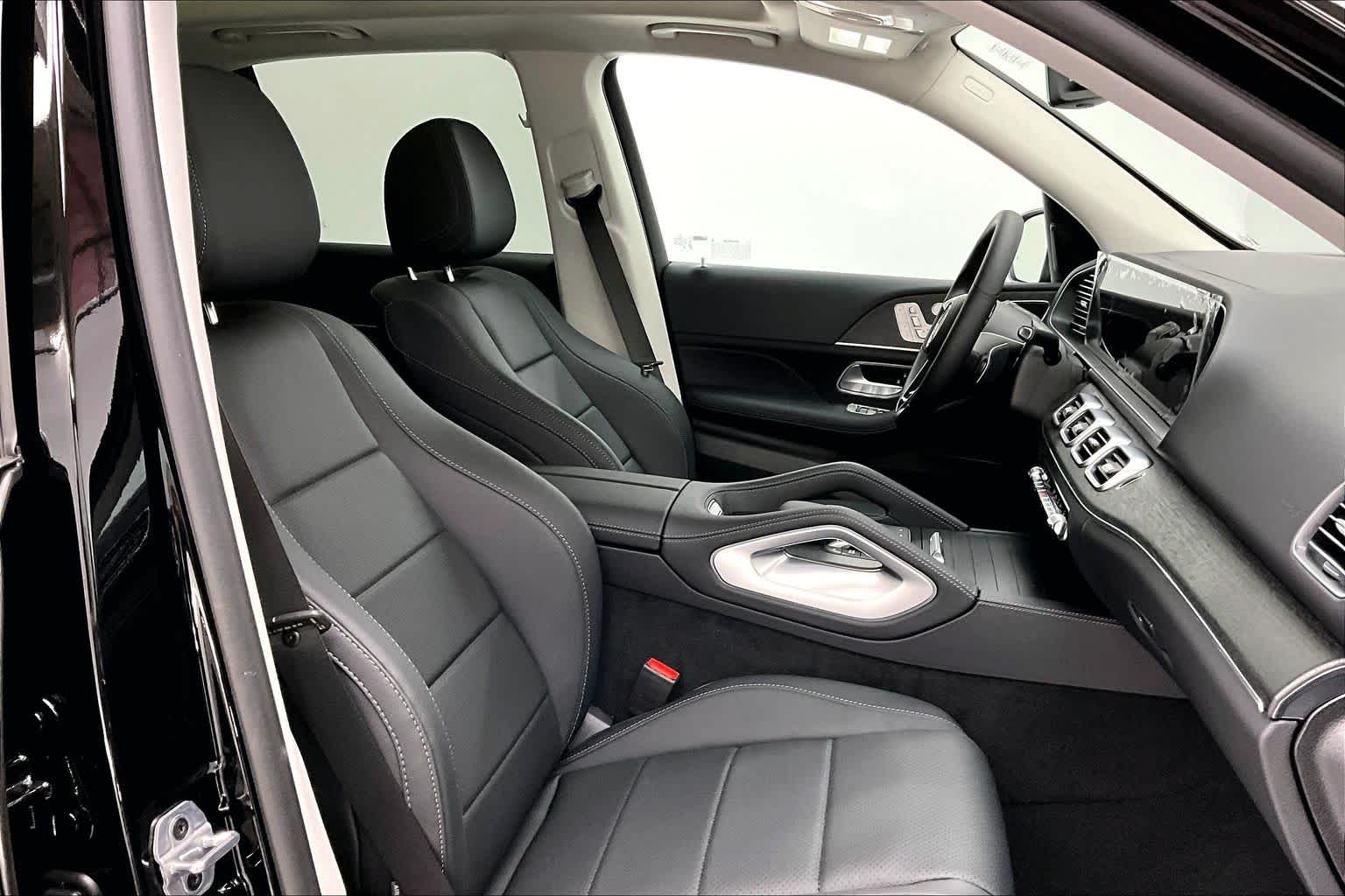 Thumbnail: 2026 Mercedes-Benz GLE - 14