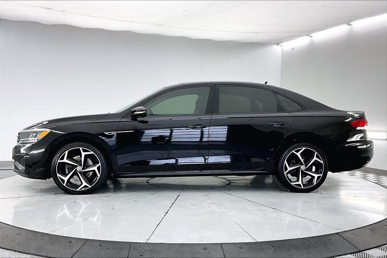 Thumbnail: 2020 Volkswagen Passat - 3