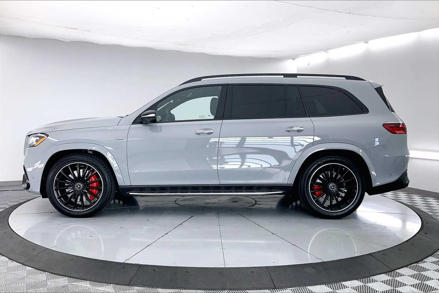 Thumbnail: 2025 Mercedes-Benz GL-Class - 3